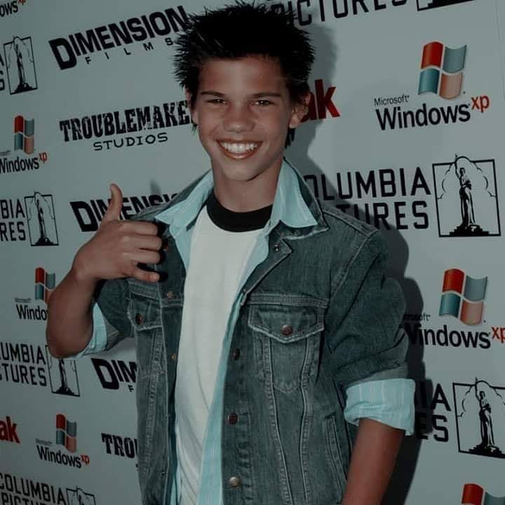 Актер Тейлор Лотнер в молодости.