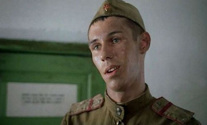 Алексей Панин в фильме «ДМБ»