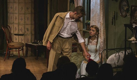 Анастасия Уколова на сцене театра