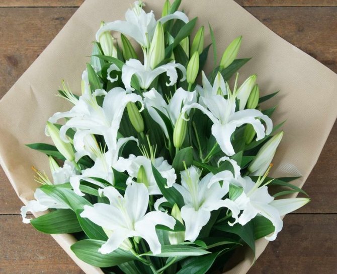 Букет из лилий