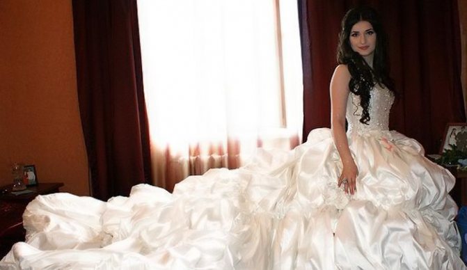 Дагестанские свадебные платья и прически: в чем их прелесть?