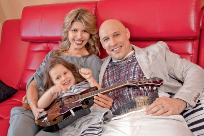 денис майданов жена