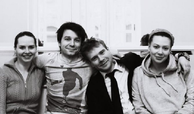 Елена Николаева с коллегами по Театру наций