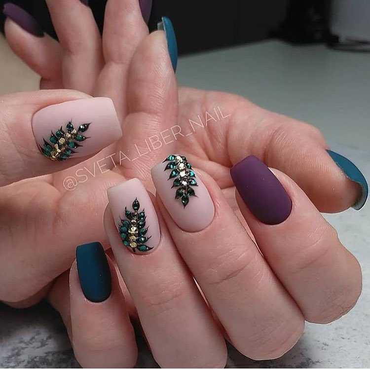 фиолетовые ногти психология