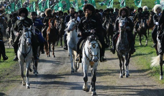 Кадыров во главе конного шествия