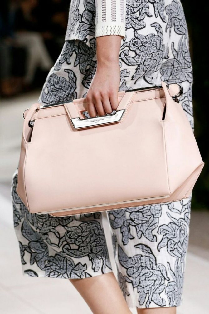 как подобрать стильную сумку для женщины и девушки