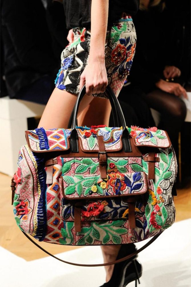 красивая дамская сумочка на каждый день