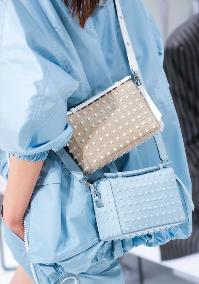 красивый дамский клатч на каждый день