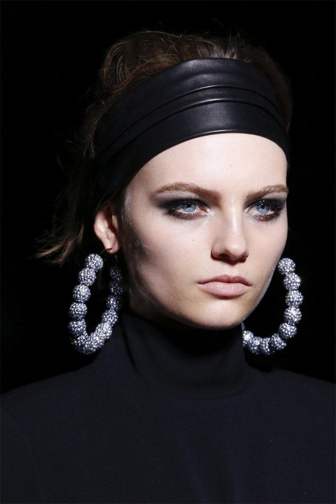 Крупные серьги Tom Ford