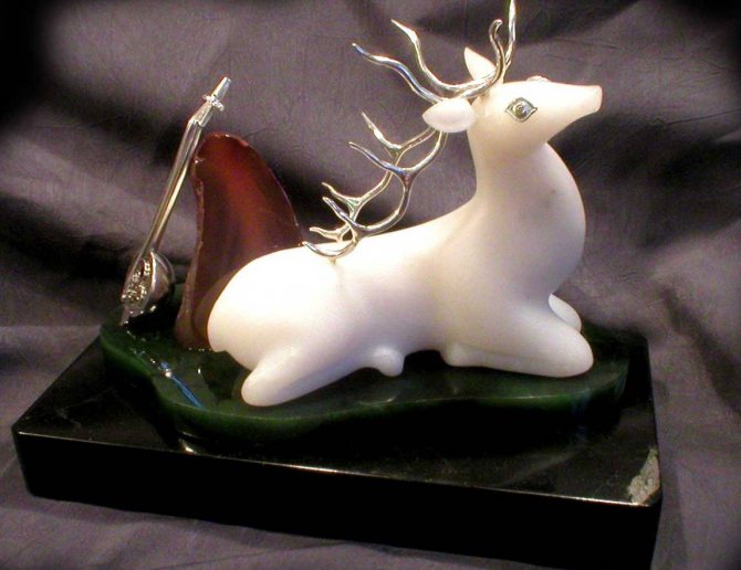 Оригинальная статуэтка. Фото с сайта altaires.narod.ru