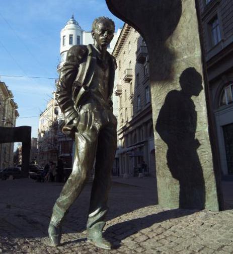 памятник булату окуджаве