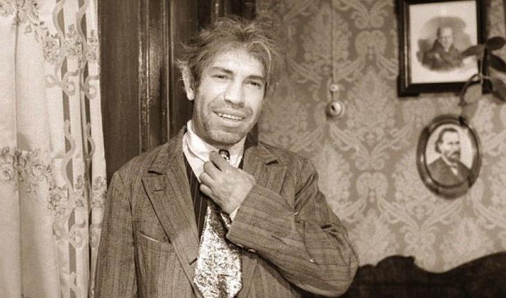 Родной город знаменитости это г. Алма-Ата (ныне Алматы), Казахстан