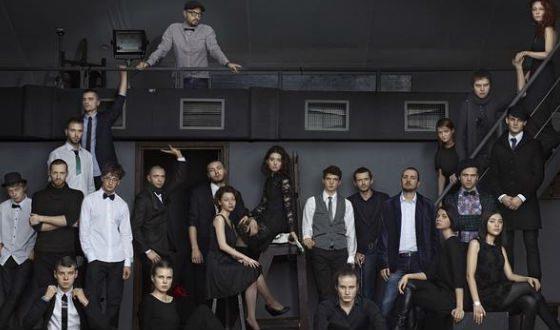 Свои фото в интернет она выставляет не очень часто