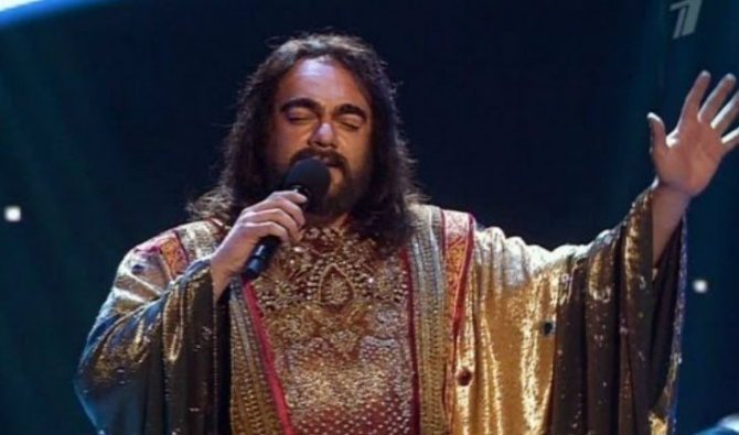 «Точь-в-точь»: Филипп Киркоров в образе Демиса Руссоса