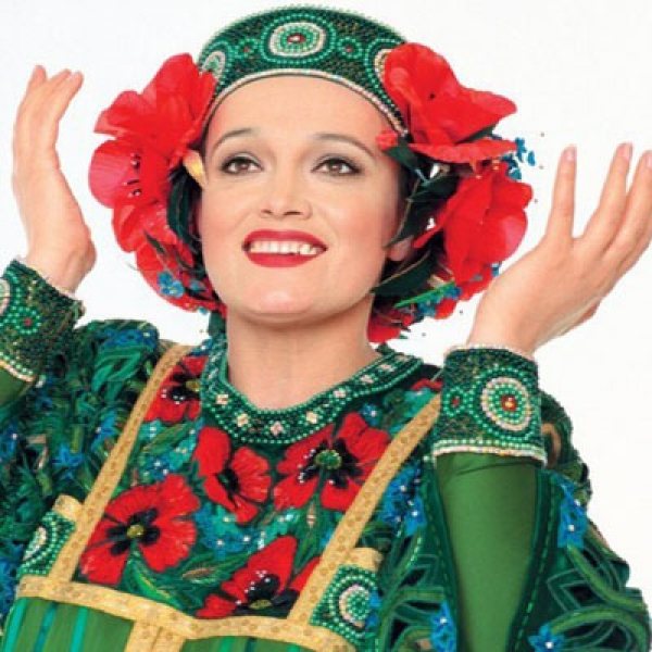 В сценическом костюме