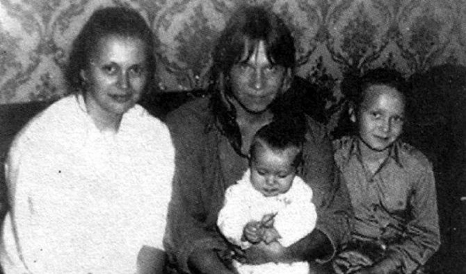 Валерий Кипелов с женой и детьми в молодости