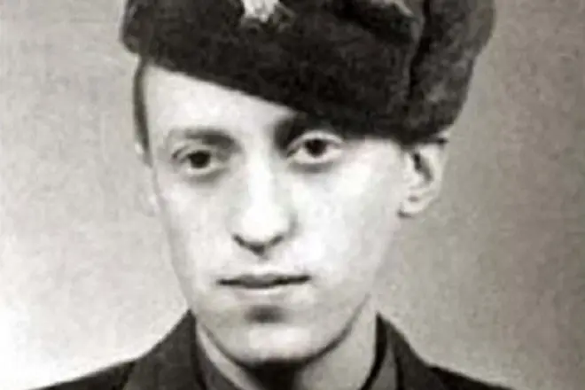 Виктор Авилов в молодости