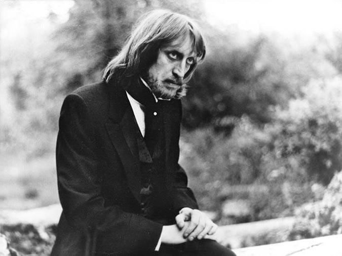 виктор авилов