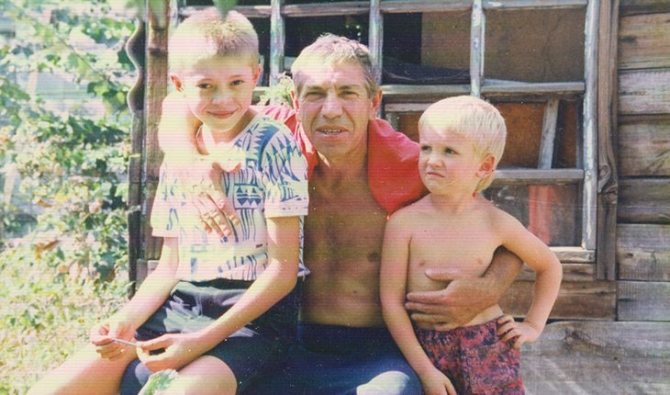 Владимир Толоконников с сыновьями
