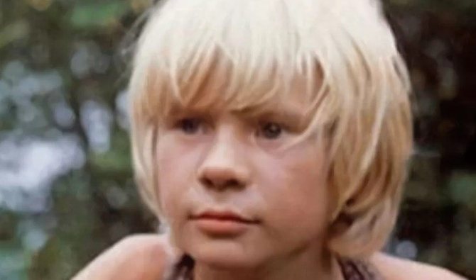 Владислав Галкин в роли Гекльберри Финна