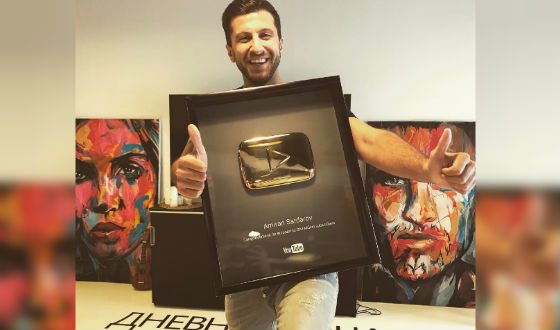 «Золотая кнопка» Youtube вручается за миллион подписчиков