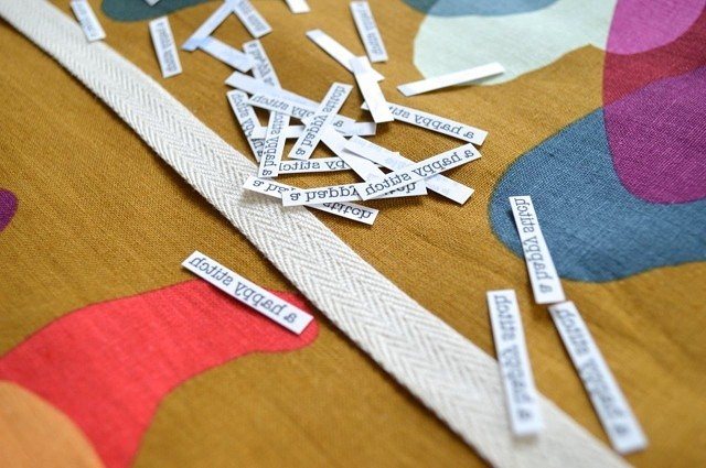 Как сделать этикетки для одежды своими руками: 6 способов