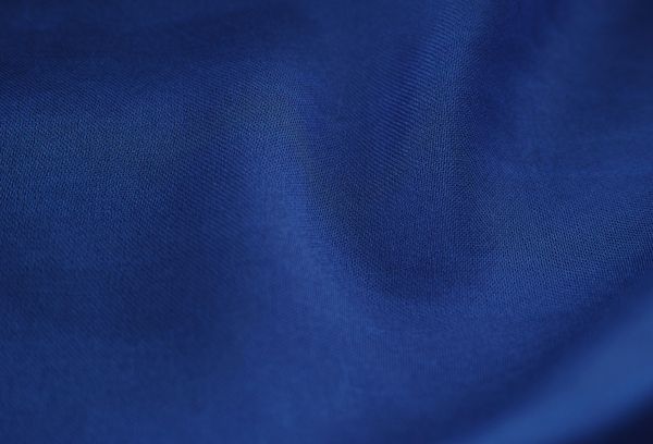 Синяя сатиновая ткань